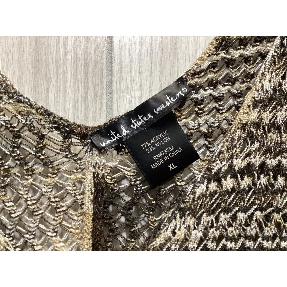 UNITED STATES SWEATERS Women's (Size XL) Pullover V-Neck Sweater Short‎ Sleeve